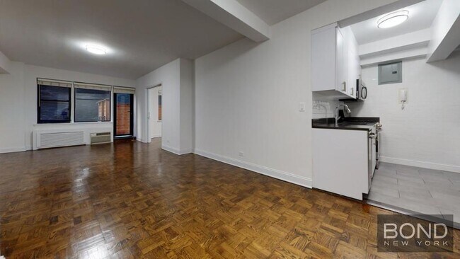 Building Photo - 20 Beekman Pl