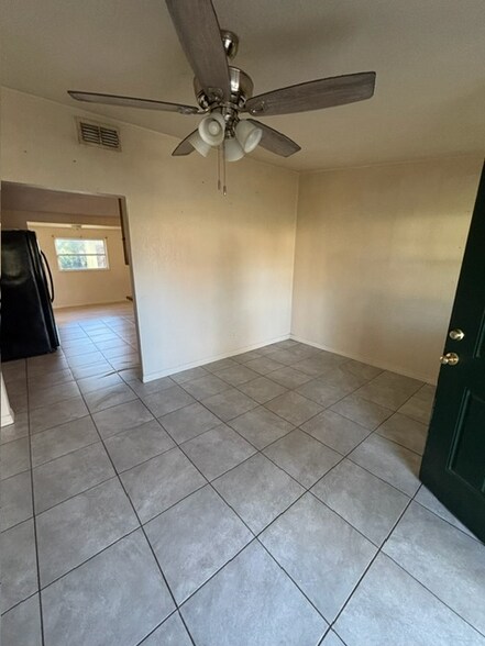 Building Photo - 907 Waldron St