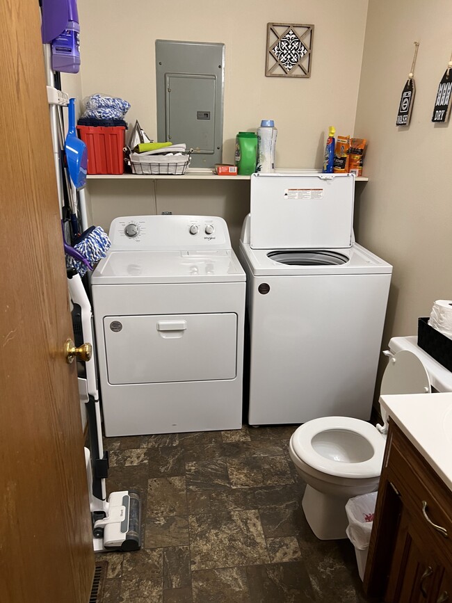 Laundry and Bathroom Downstair - 1046 Baxter St