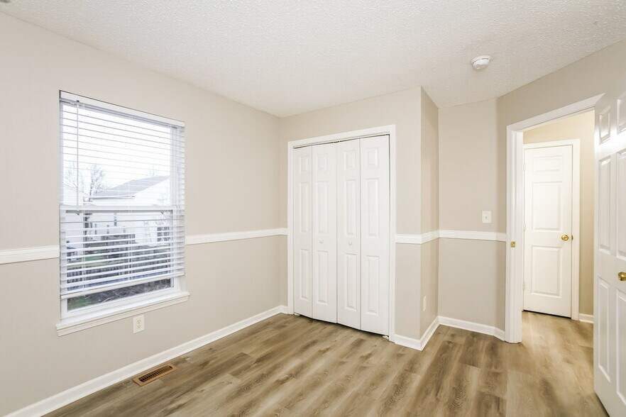 Building Photo - 7204 Parklake Pl