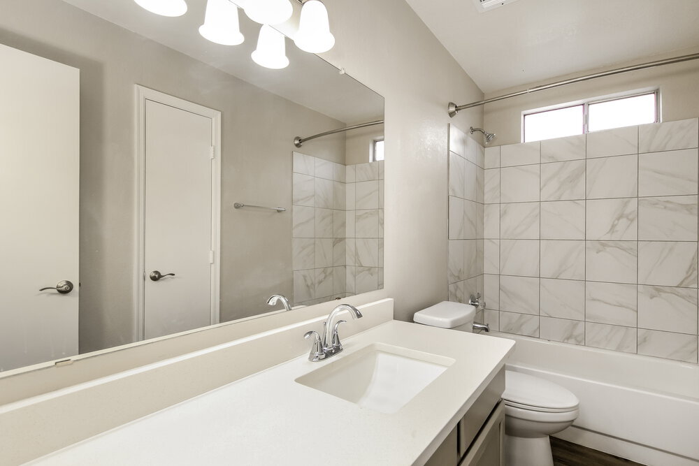 Building Photo - 10012 N 66th Dr