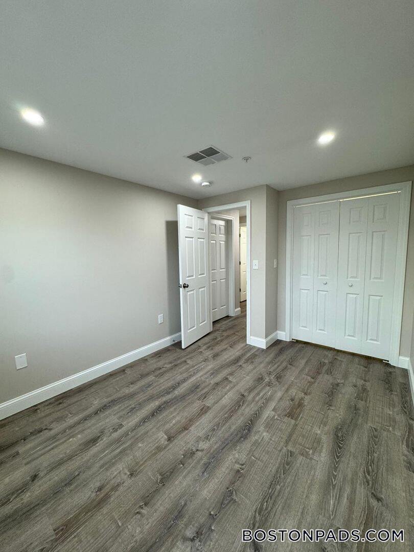 Building Photo - 21 Kenmar Dr