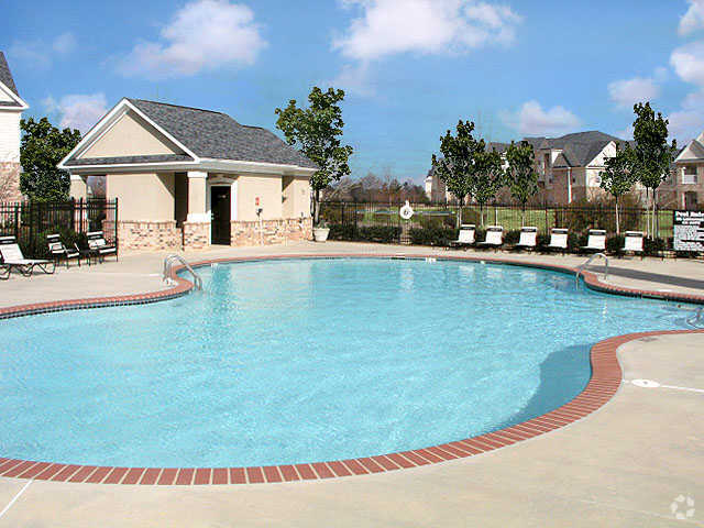 Pool - Lakeside Villas