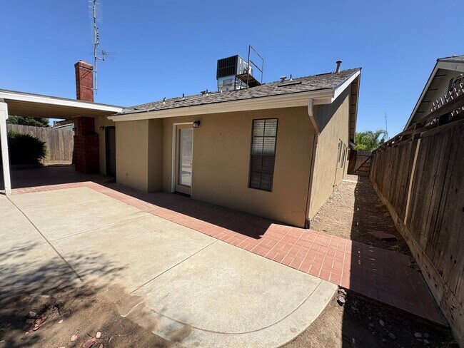 Building Photo - 1931 S Stevenson Ct