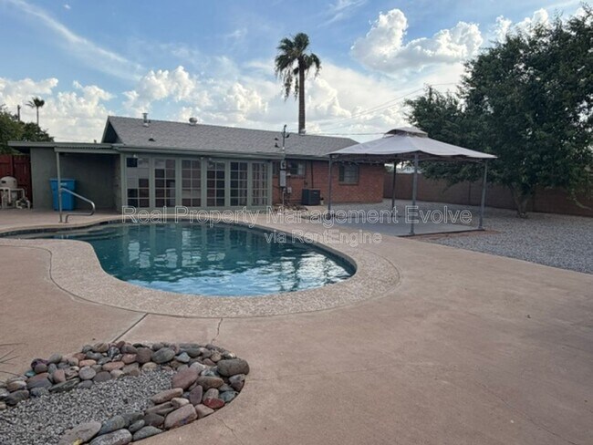 Building Photo - 2246 W Mulberry Dr