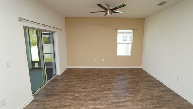 Building Photo - 16119 Florets Dr