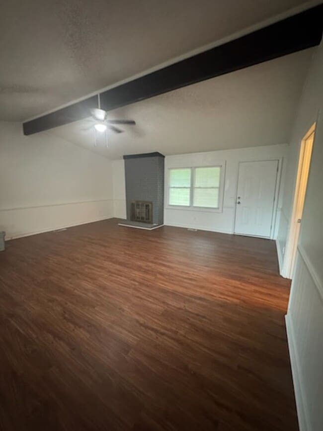 Building Photo - New renovation 3BR/2BA house