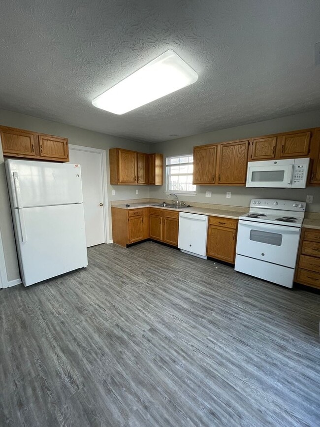 Primary Photo - Three Bedroom Single Family Home - West La...