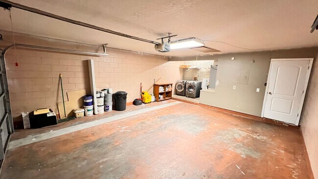 Building Photo - Charming Orlando Retreat – 3BR, 2BA Single-Family Home! WASHER & DRYER INCLUDED!