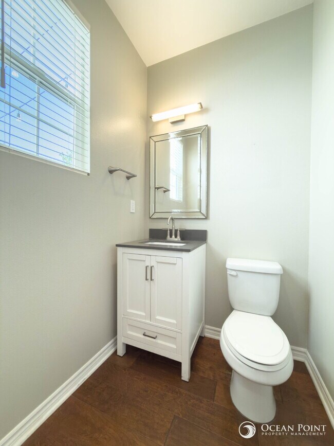Building Photo - 3 Bedroom Condo for Rent in Ventura!