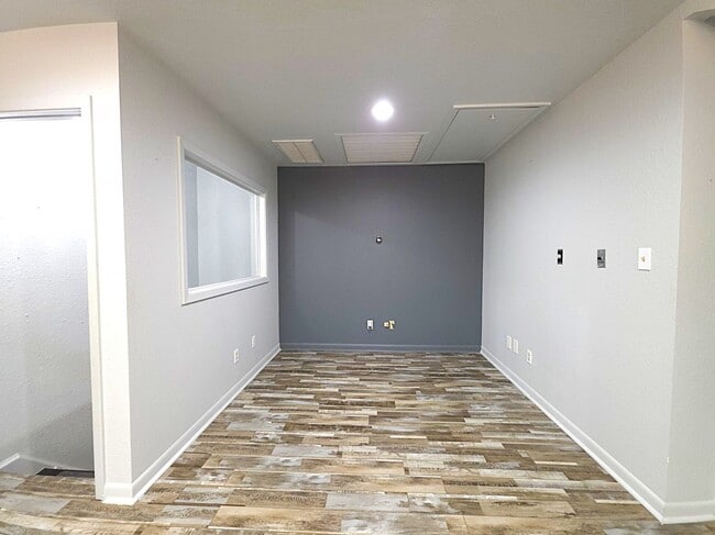 Building Photo - 1330 Private Rd 7905