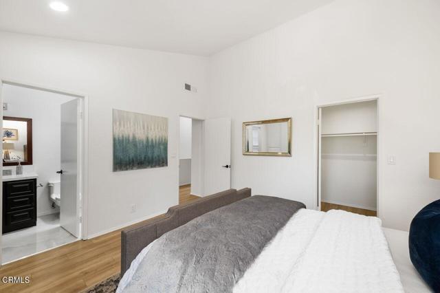 Building Photo - 4455 Rockland Pl