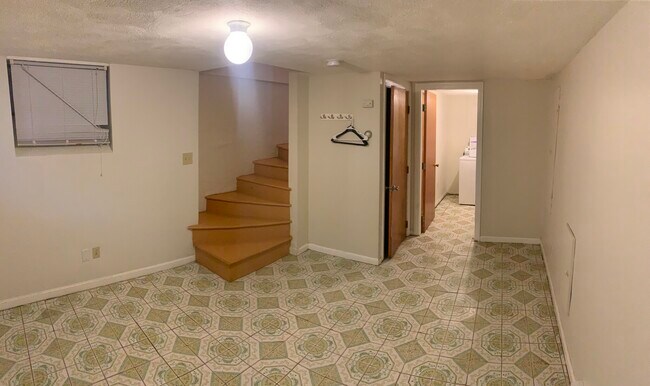 Building Photo - 138 Thorndike St