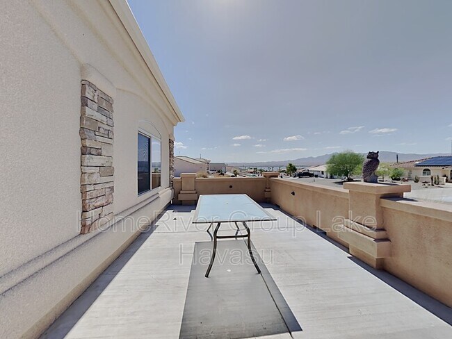 Building Photo - 1890 Ranchito Dr