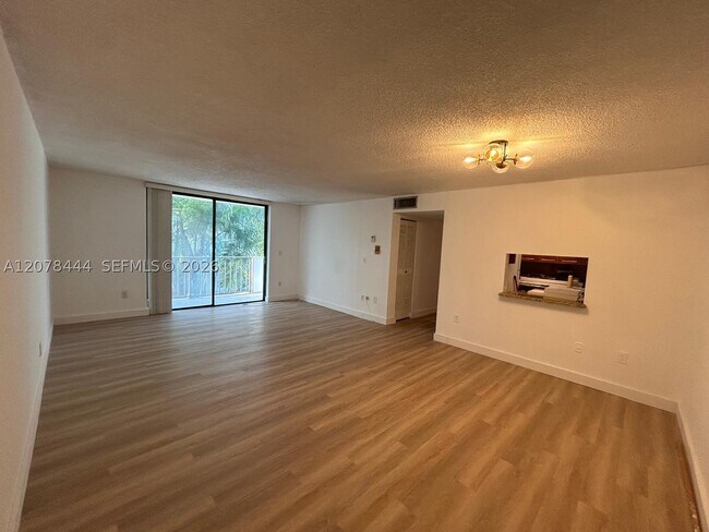 Building Photo - 1673 Bay 405 Bay