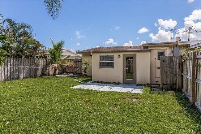 Building Photo - 25 Robalo Ct