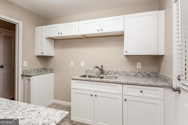 Building Photo - 6490 Port a Prince Dr