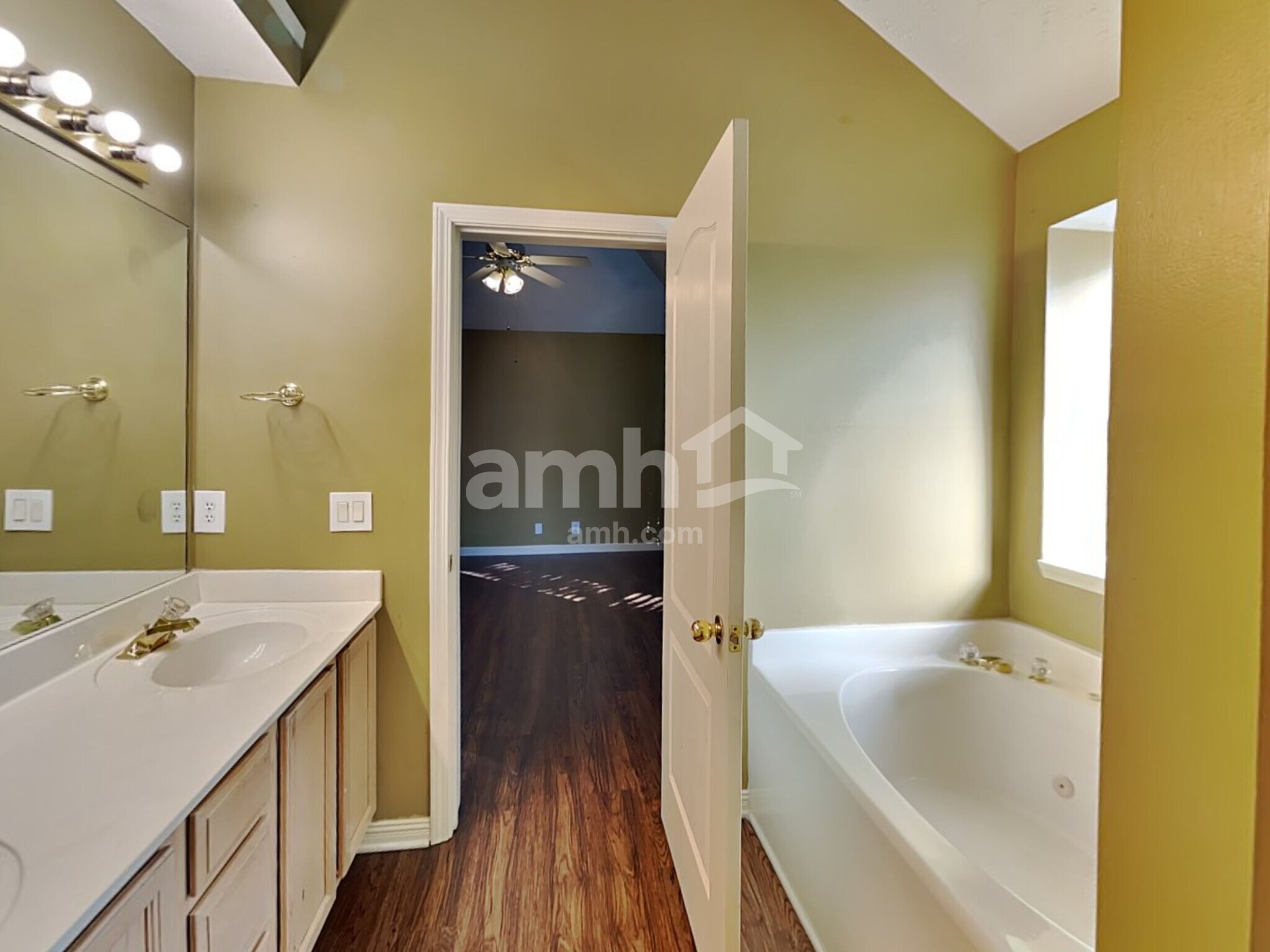 Building Photo - 104 Breakwater Bay