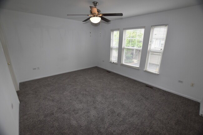 Building Photo - 2963 Saganashkee Ln