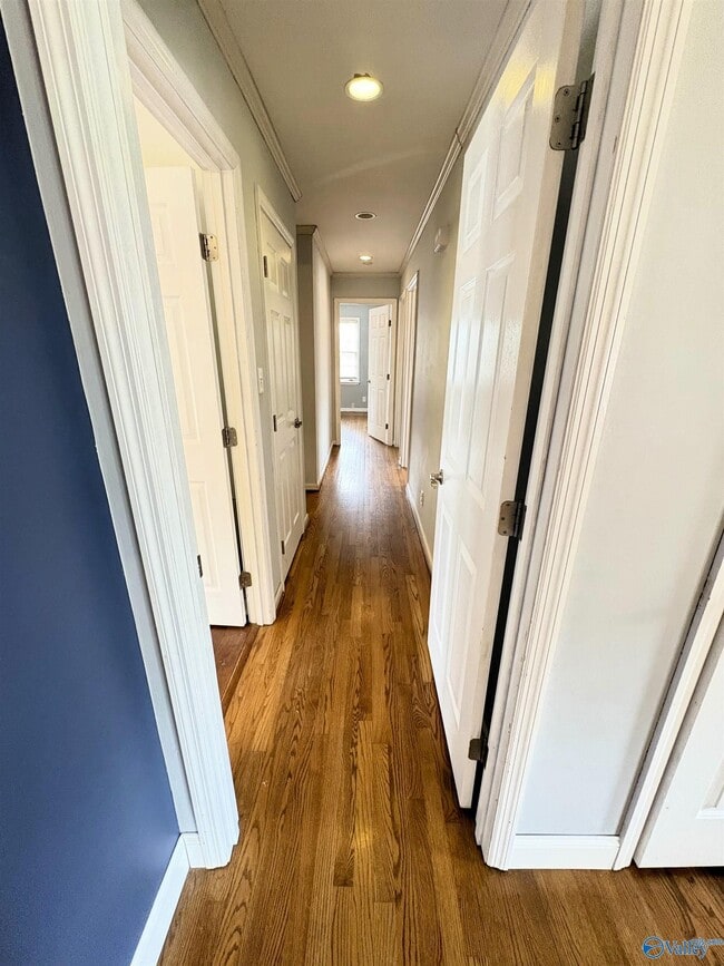 Building Photo - 2117 Mythewood Dr SW