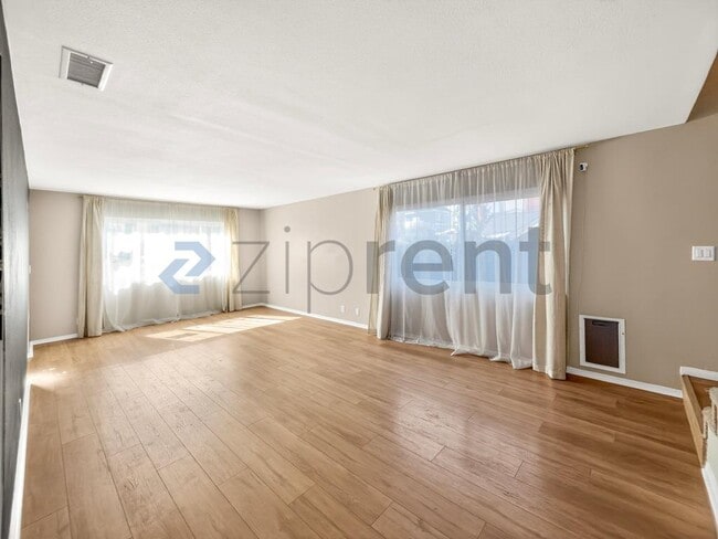 Building Photo - 13626 Cerise Ave