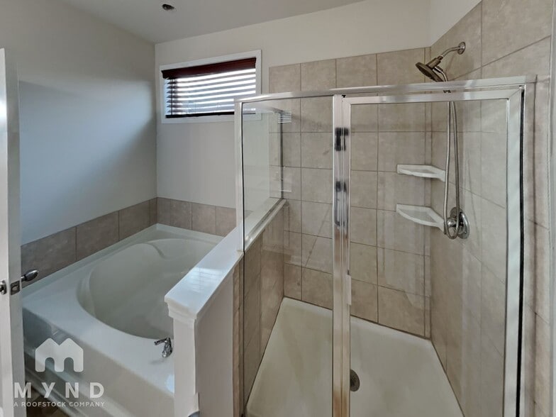 Building Photo - 5049 Markfield Ln