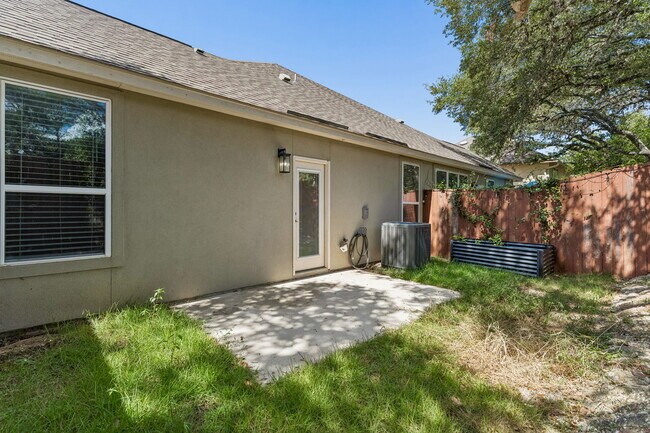 Building Photo - 154 Magnolia Cir