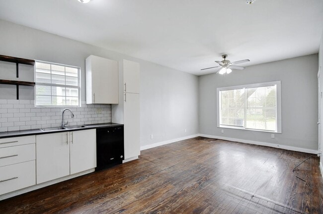 Building Photo - 3-Bedroom Home in Riverside