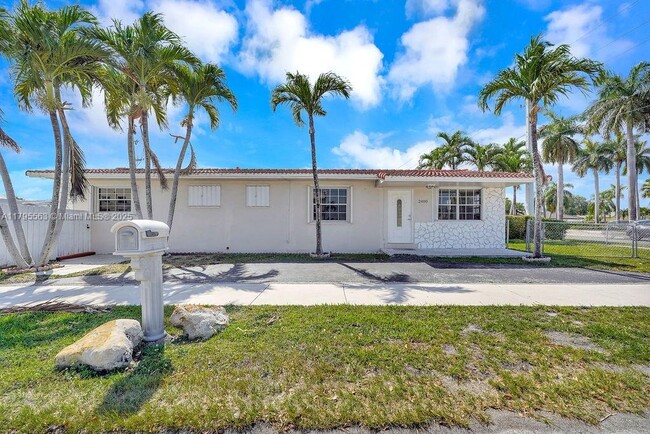 Building Photo - 2400 SW 103rd Ct