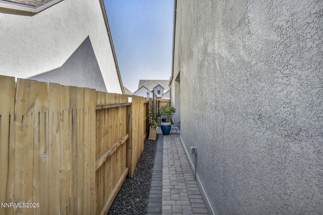 Building Photo - 2958 Saddle Peak Dr