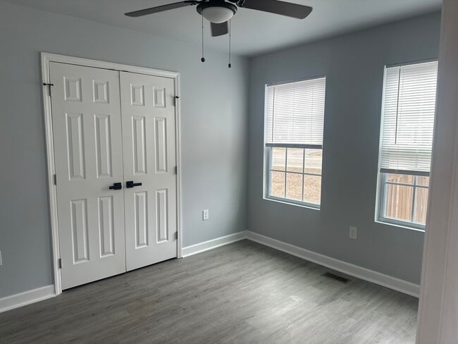 Building Photo - 110 Kensington Dr