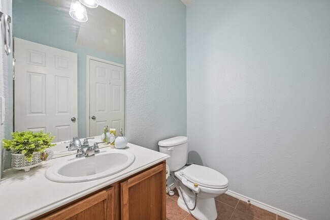 Building Photo - 2209 Stonepark Pl