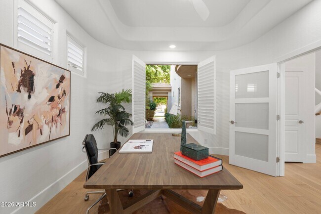 Building Photo - 7471 E Sunnyvale Dr