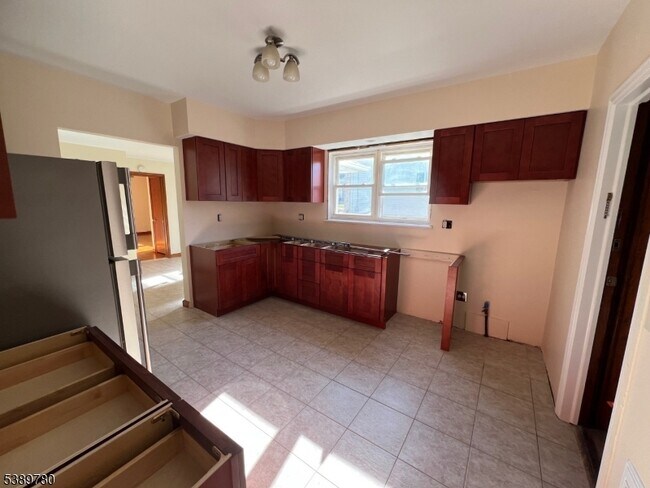 Building Photo - 215 Saddle River Rd