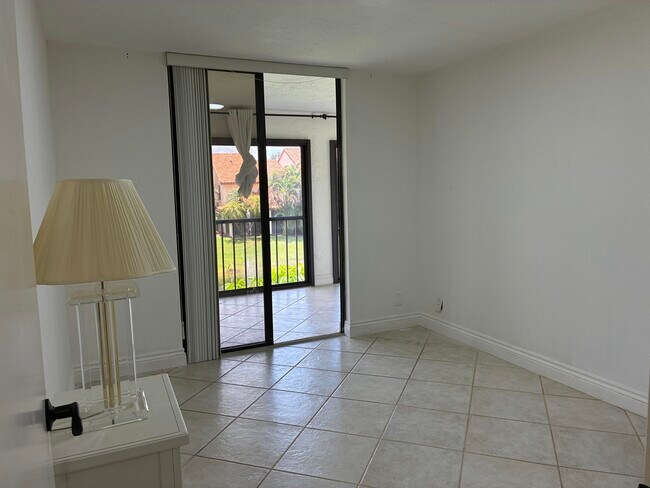 Building Photo - 7895 La Mirada Dr