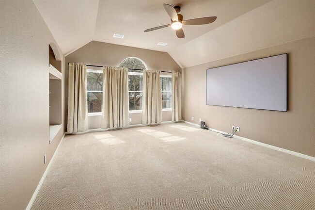 Building Photo - 8216 Fern Bluff Ave