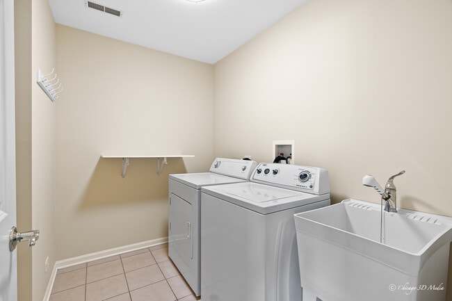 Building Photo - 2640 Chelsey St