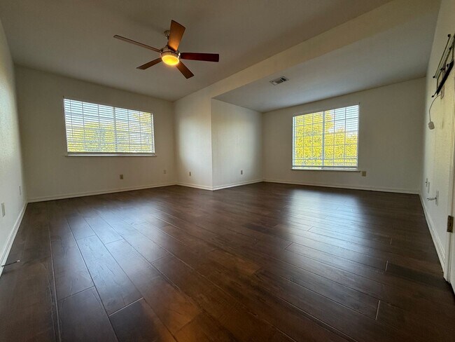 Building Photo - *Welcome to Your New Home in Cobble Shores...