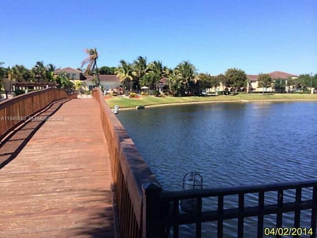 Building Photo - 2589 Centergate Dr