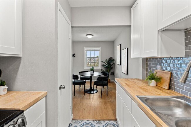 Building Photo - 209 Sea Horse Dr SE