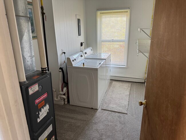 Building Photo - 608 W Michigan Ave