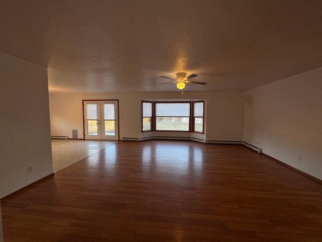 Building Photo - 1139 Laurel Ct