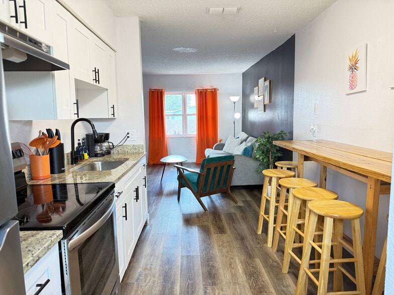 Building Photo - 4590 76th Ave N