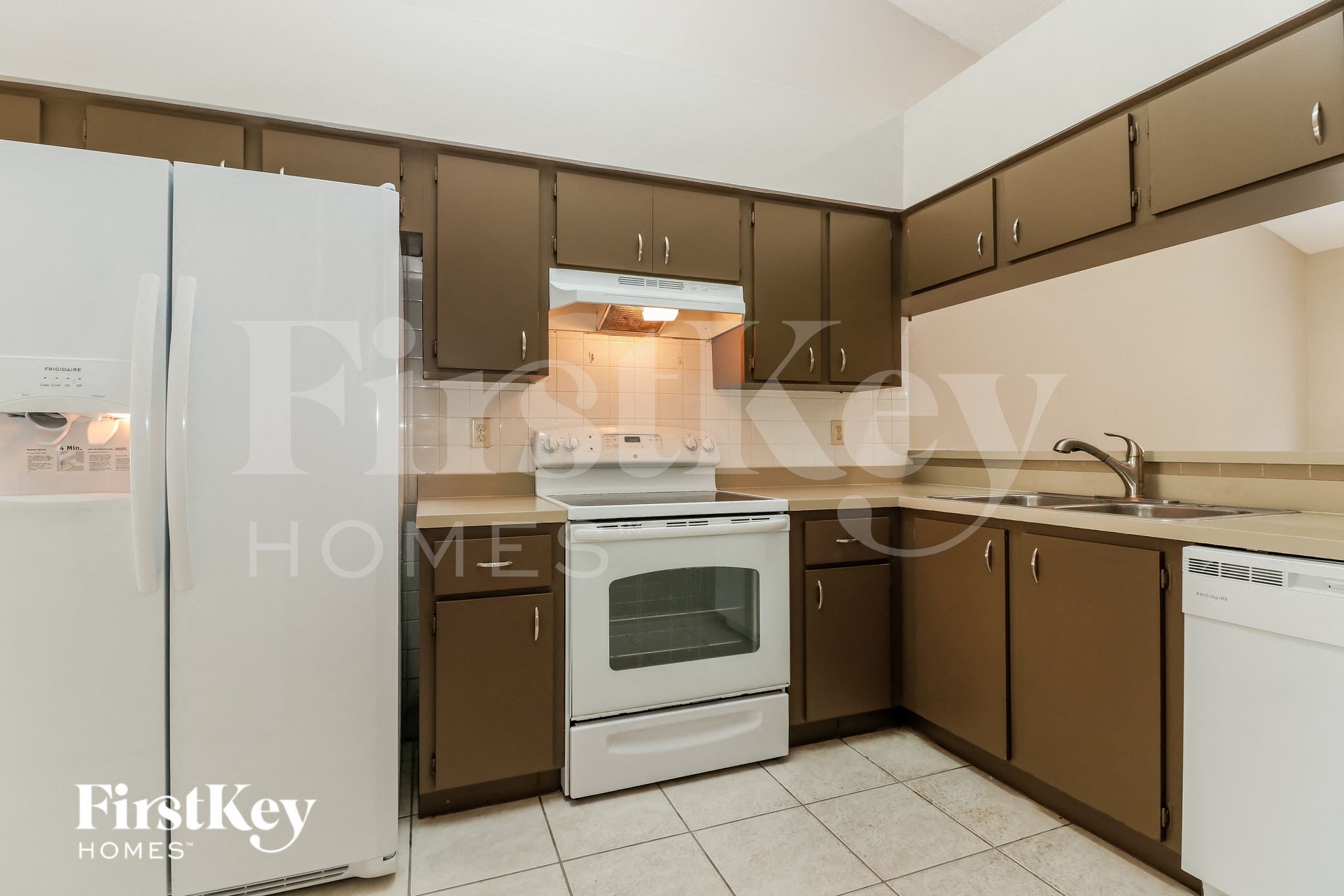 Building Photo - 1423 Mohrlake Dr