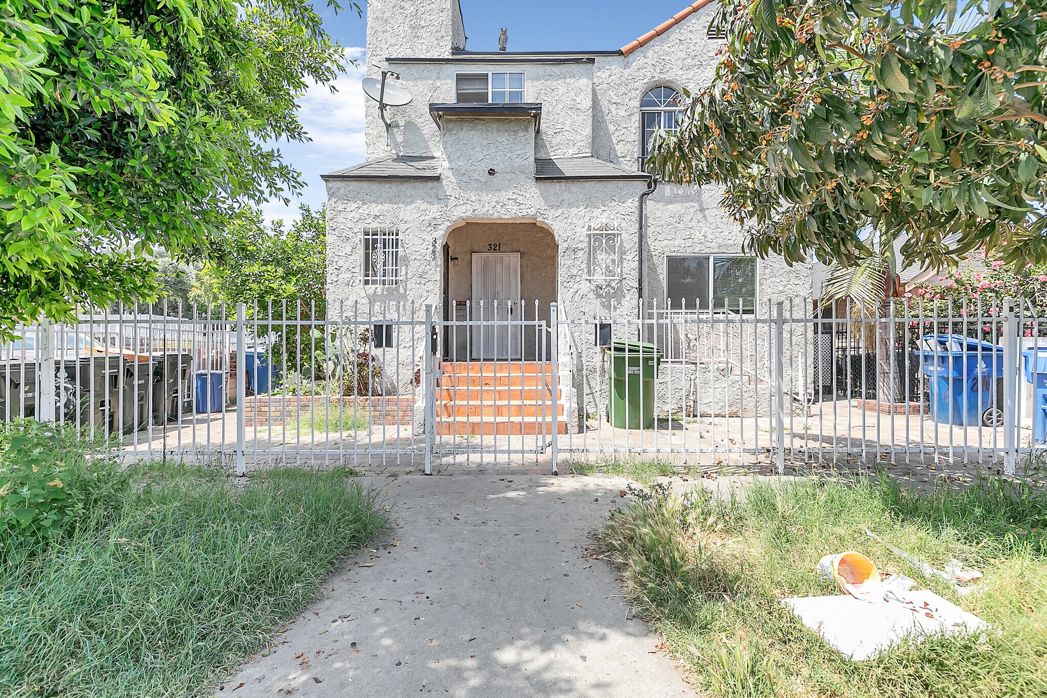 Building Photo - 321 E 84th St