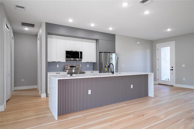 Building Photo - 70 McDill Dr