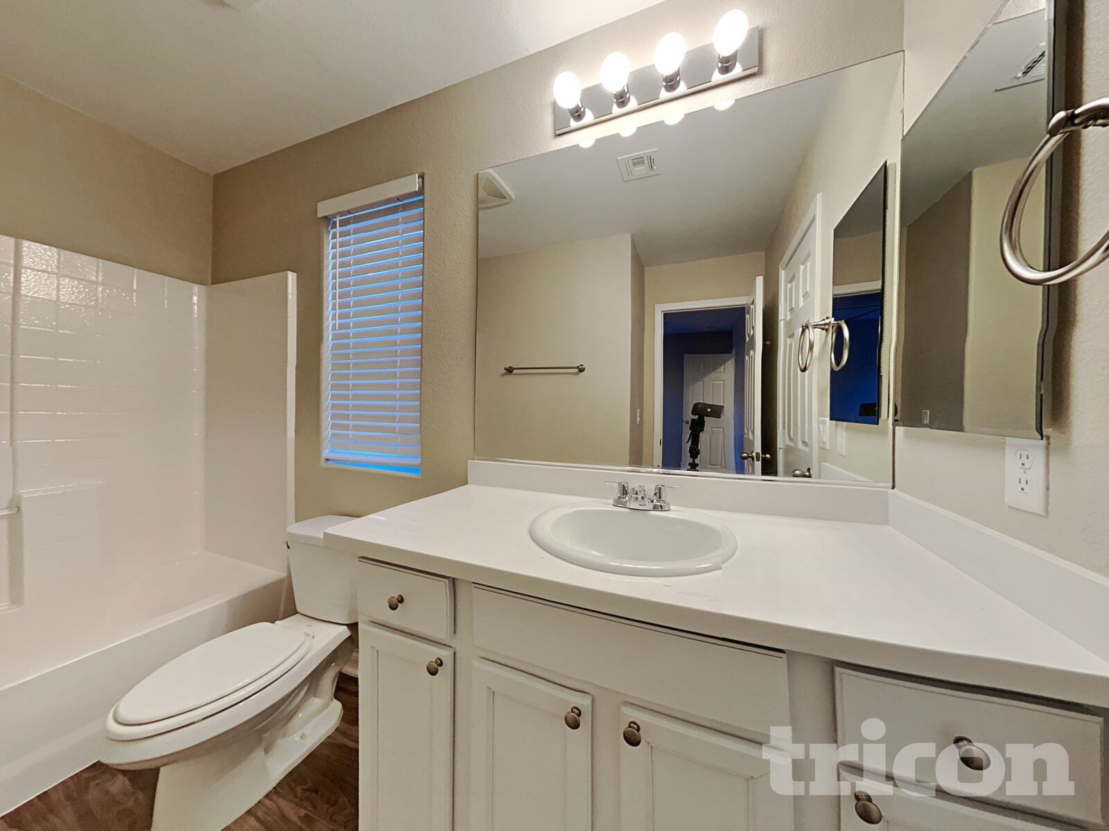 Building Photo - 10626 Seasonable Dr