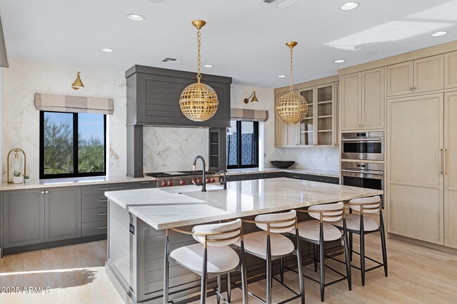 Building Photo - 5841 N Echo Canyon Cir