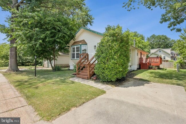 Building Photo - 8517 Osler Ave