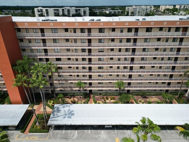 Building Photo - 7370 S Oriole Blvd